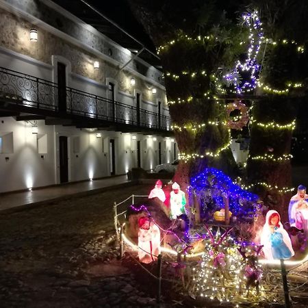 Hotel Atzalan エクステリア 写真