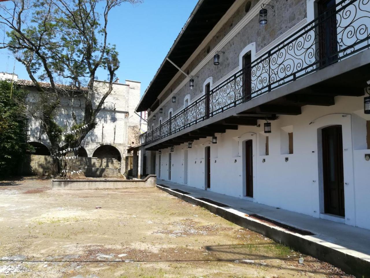 Hotel Atzalan エクステリア 写真