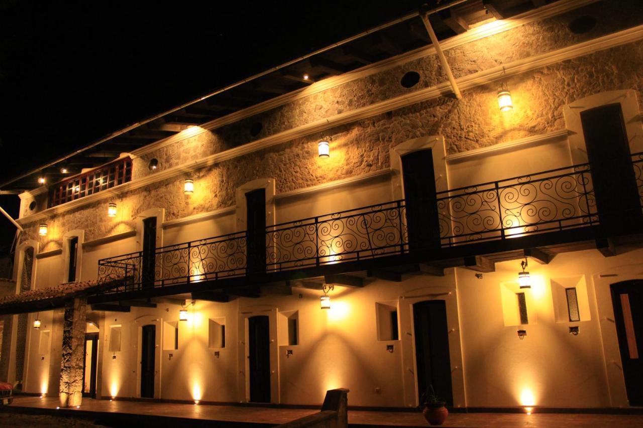 Hotel Atzalan エクステリア 写真
