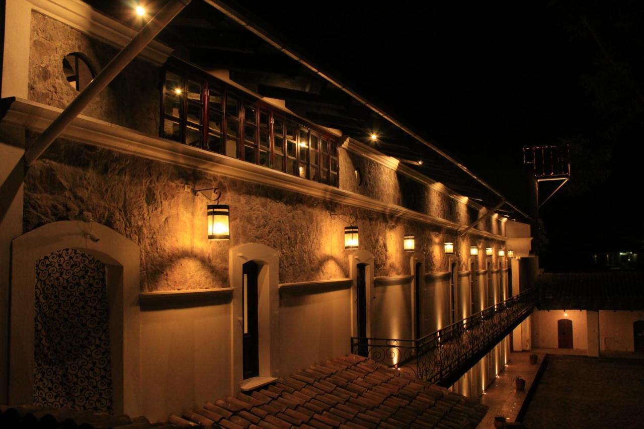 Hotel Atzalan エクステリア 写真