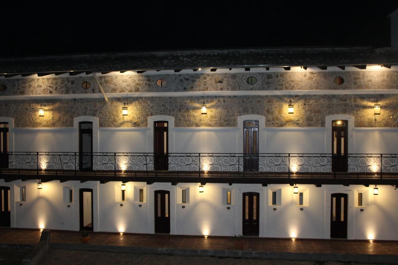Hotel Atzalan エクステリア 写真
