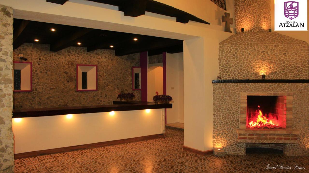 Hotel Atzalan エクステリア 写真